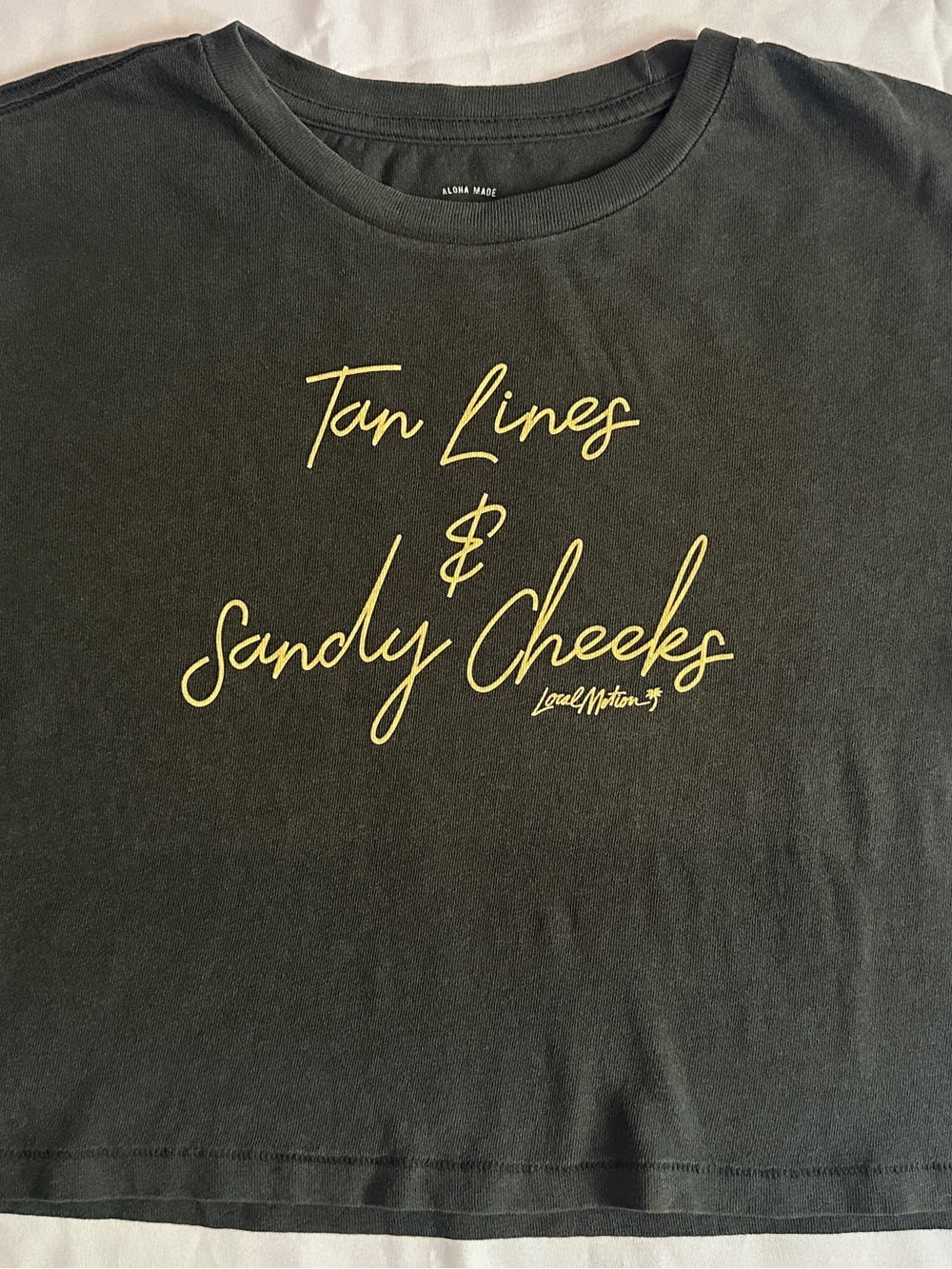 Local Motion cropped Black Graphic Tee - Tan Lines & Sandy Cheeks size sm